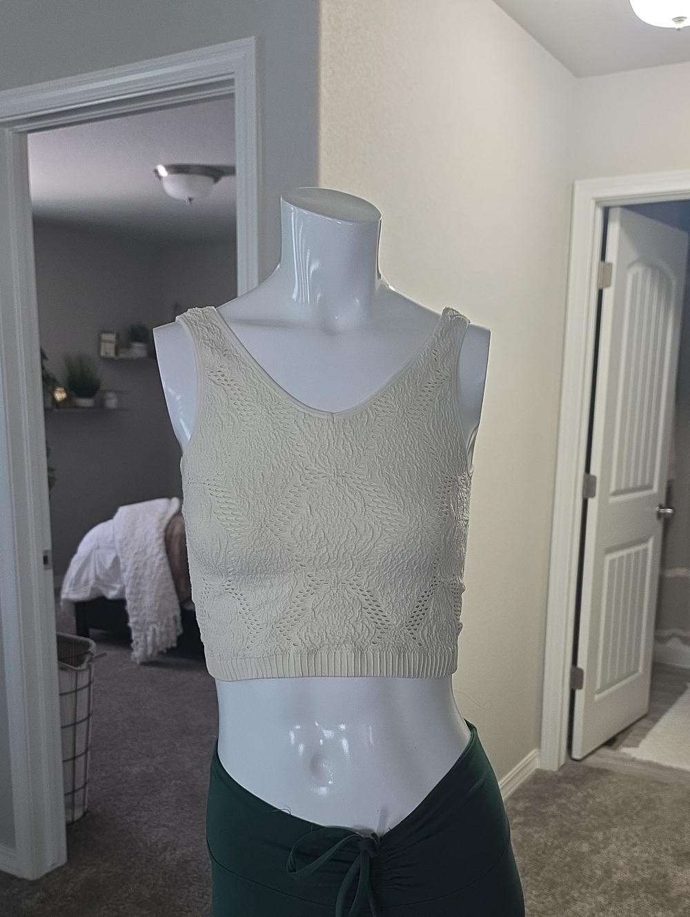 Cream Textured V-Neck Cropped Knit Tank